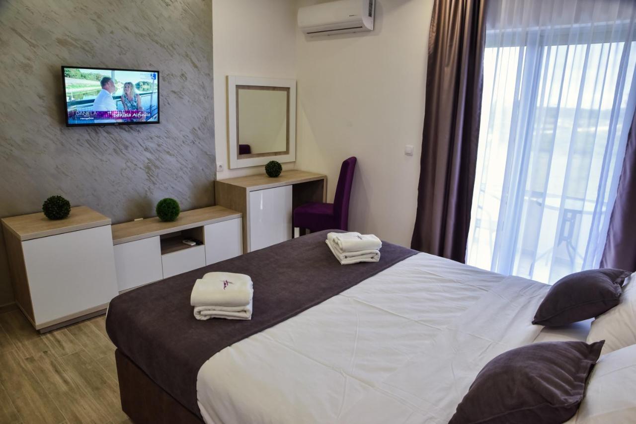 Heaven Lux Ulcinj Hotel ภายนอก รูปภาพ