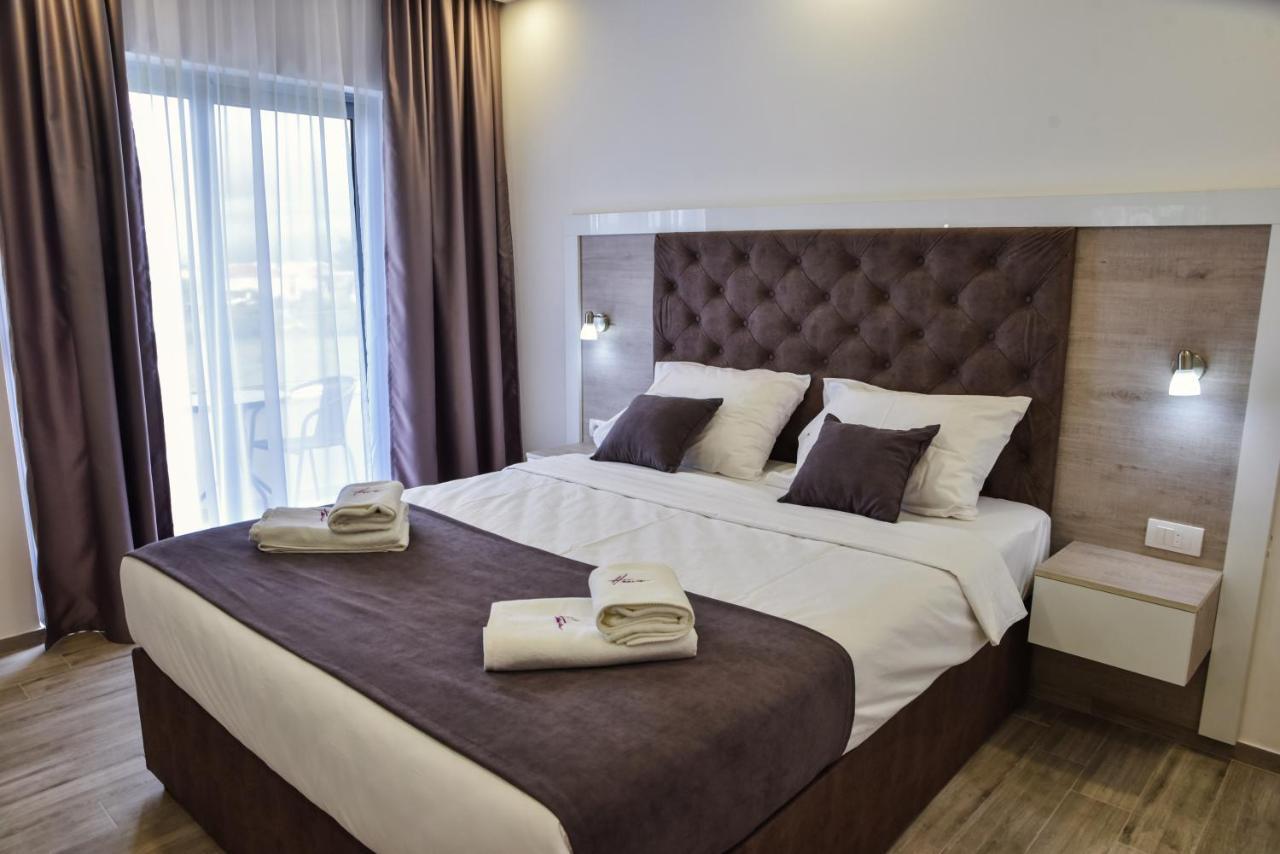 Heaven Lux Ulcinj Hotel ภายนอก รูปภาพ
