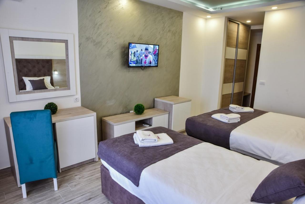 Heaven Lux Ulcinj Hotel ภายนอก รูปภาพ