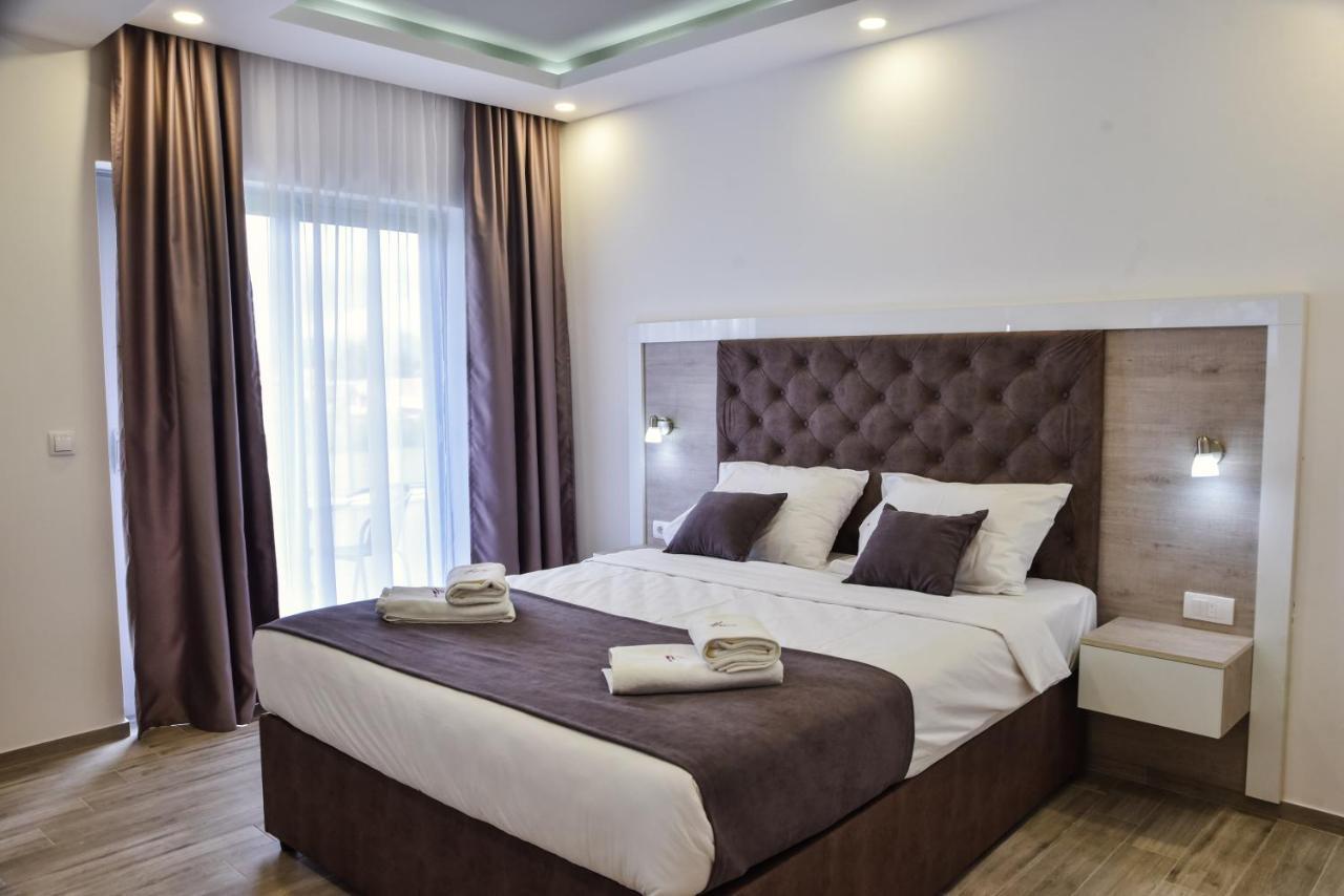 Heaven Lux Ulcinj Hotel ภายนอก รูปภาพ