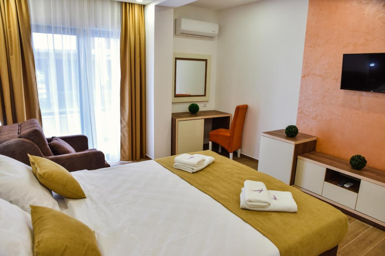 Heaven Lux Ulcinj Hotel ภายนอก รูปภาพ