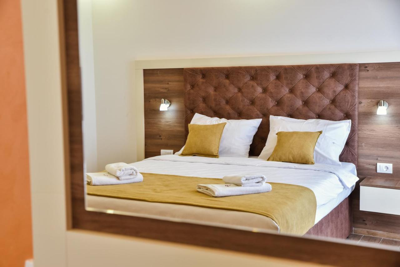 Heaven Lux Ulcinj Hotel ภายนอก รูปภาพ