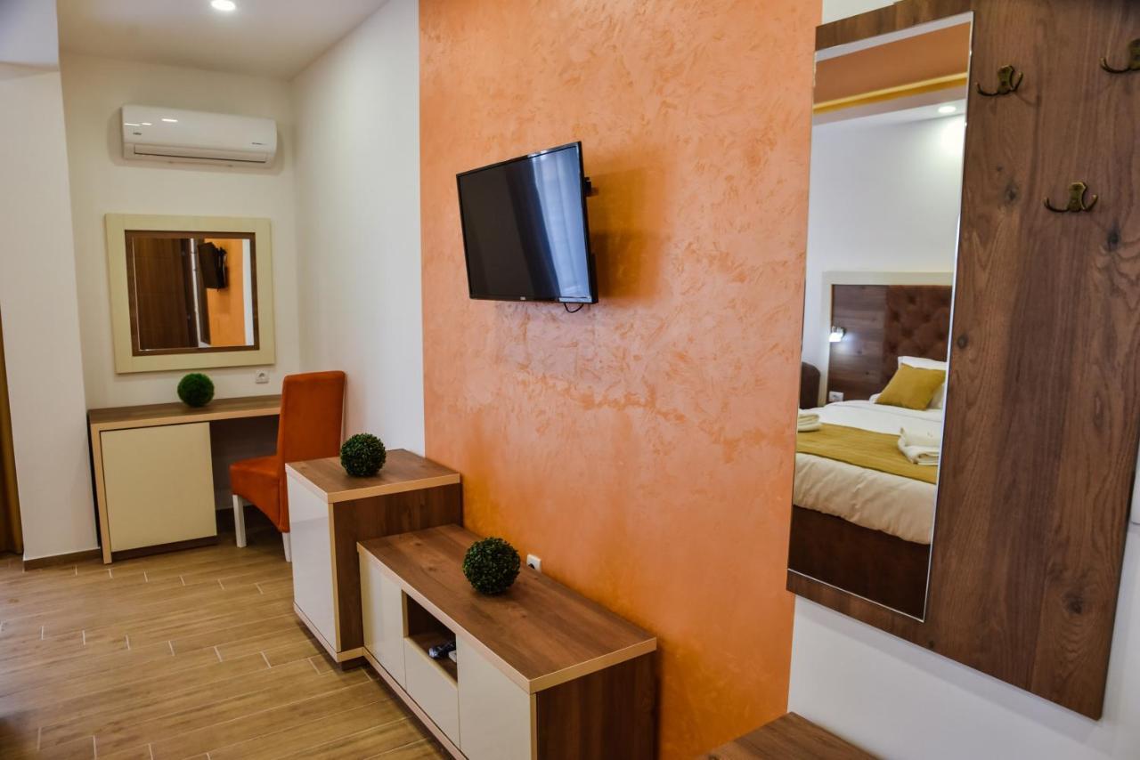 Heaven Lux Ulcinj Hotel ภายนอก รูปภาพ