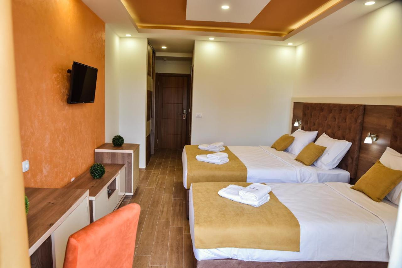 Heaven Lux Ulcinj Hotel ภายนอก รูปภาพ