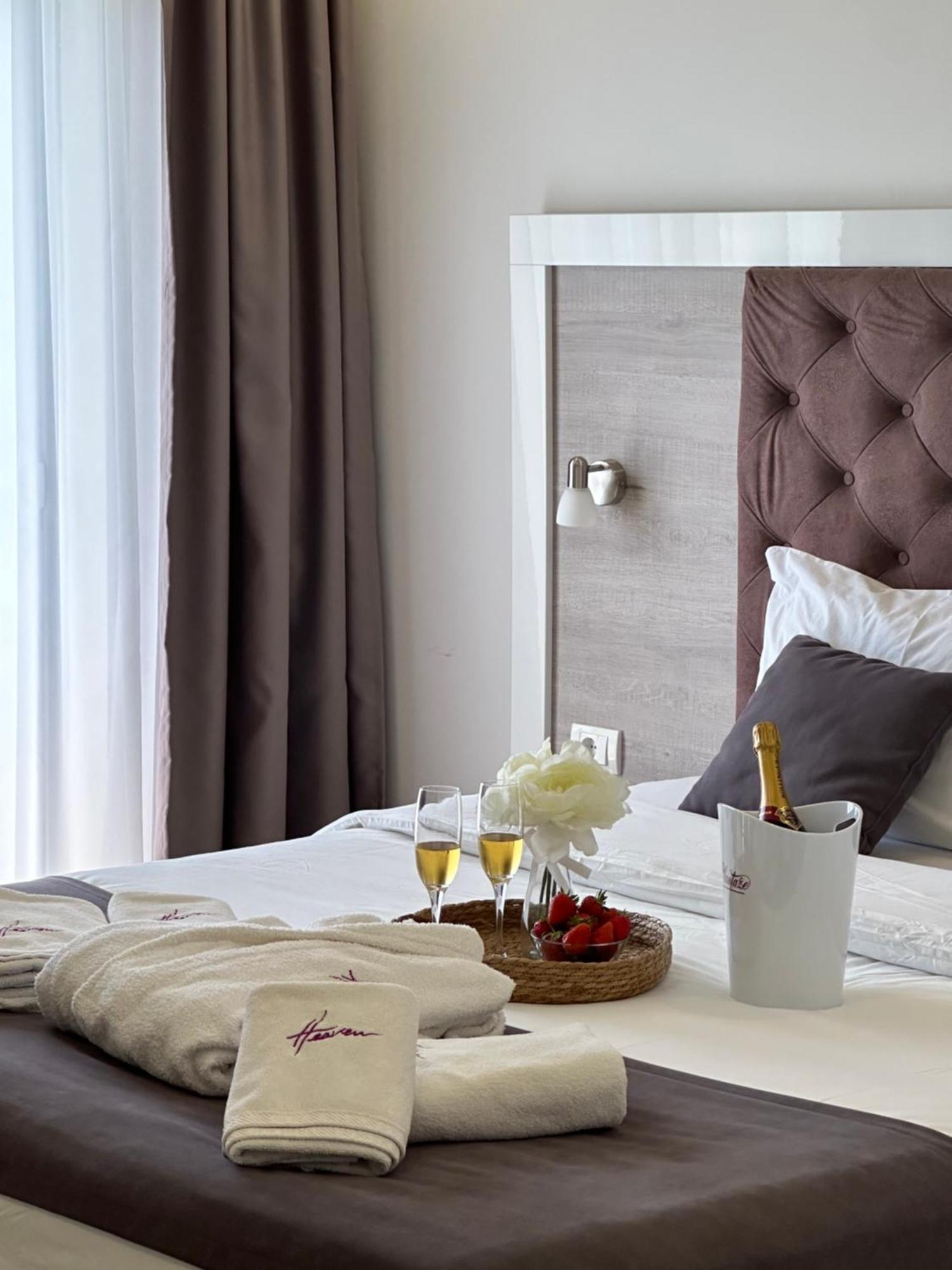 Heaven Lux Ulcinj Hotel ภายนอก รูปภาพ