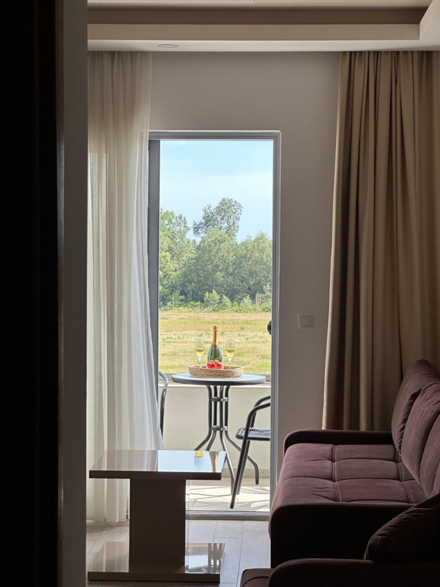 Heaven Lux Ulcinj Hotel ภายนอก รูปภาพ